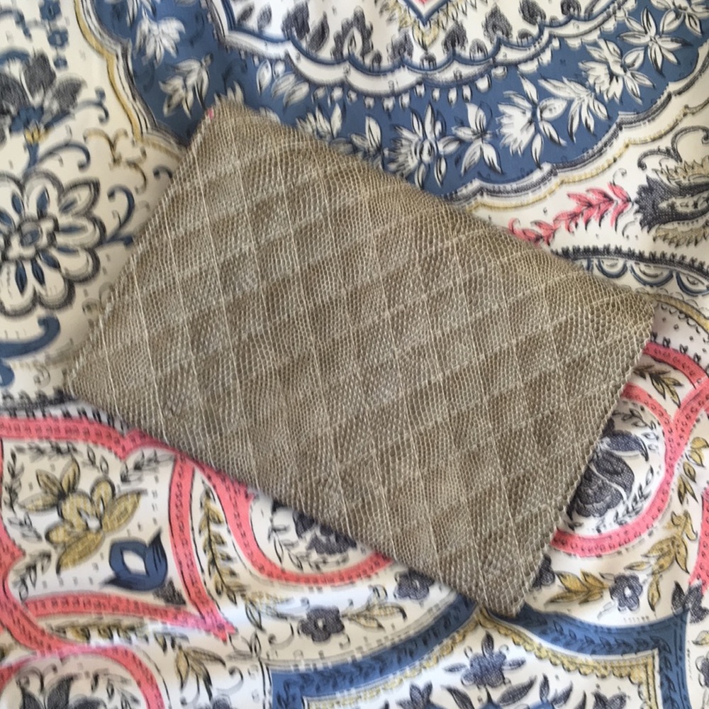 Purse - Picture 2 of 3